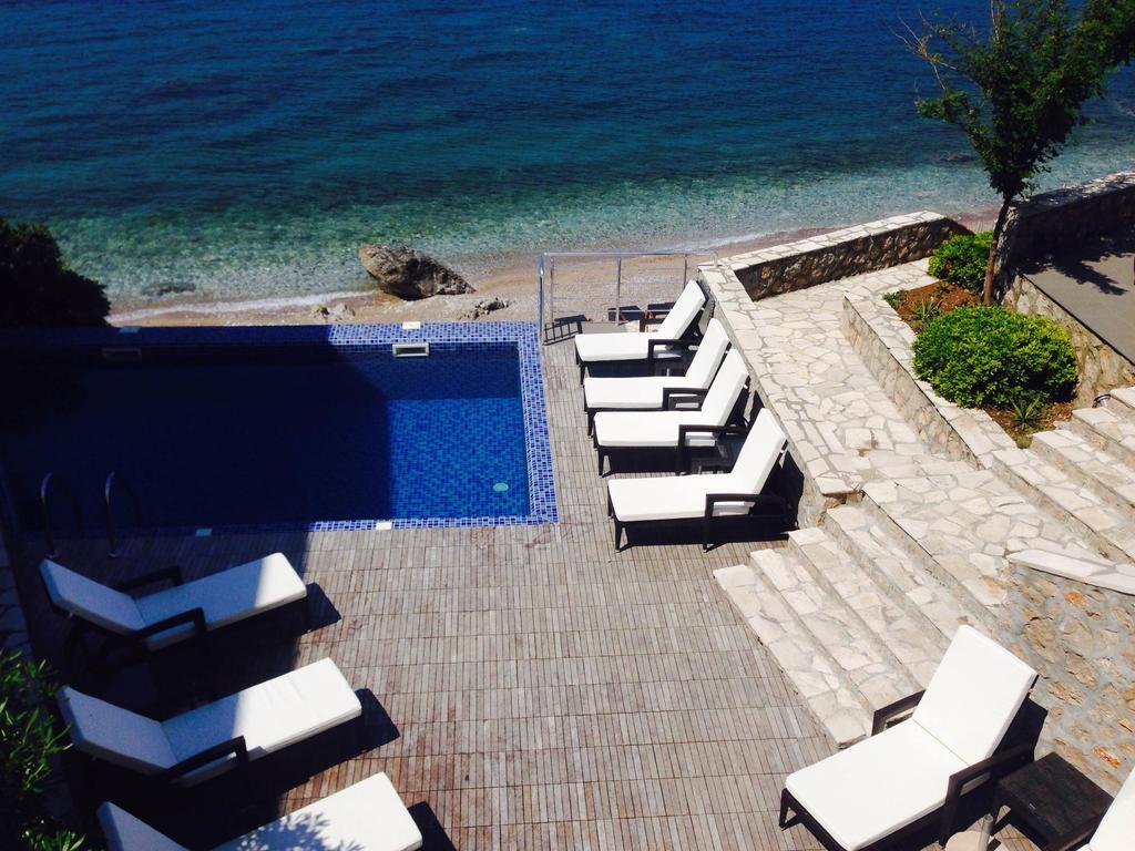 Love Live Hotel Sutomore Exterior foto