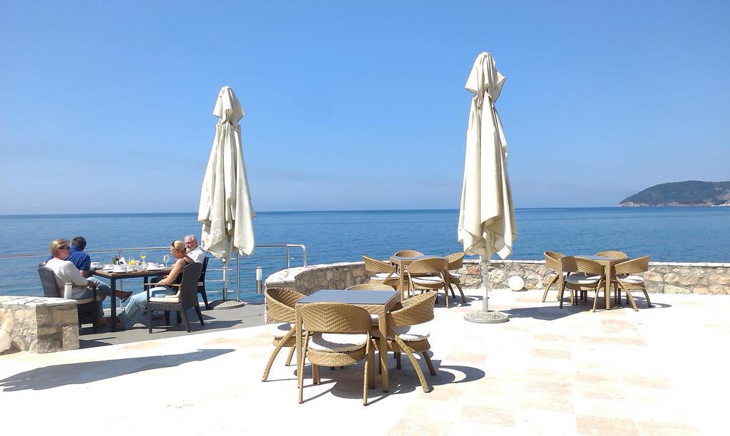 Love Live Hotel Sutomore Exterior foto