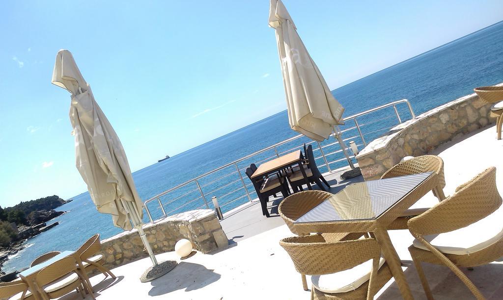 Love Live Hotel Sutomore Exterior foto