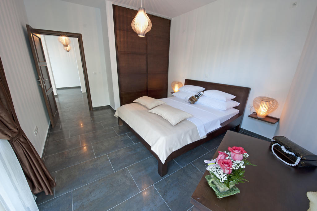 Love Live Hotel Sutomore Habitación foto