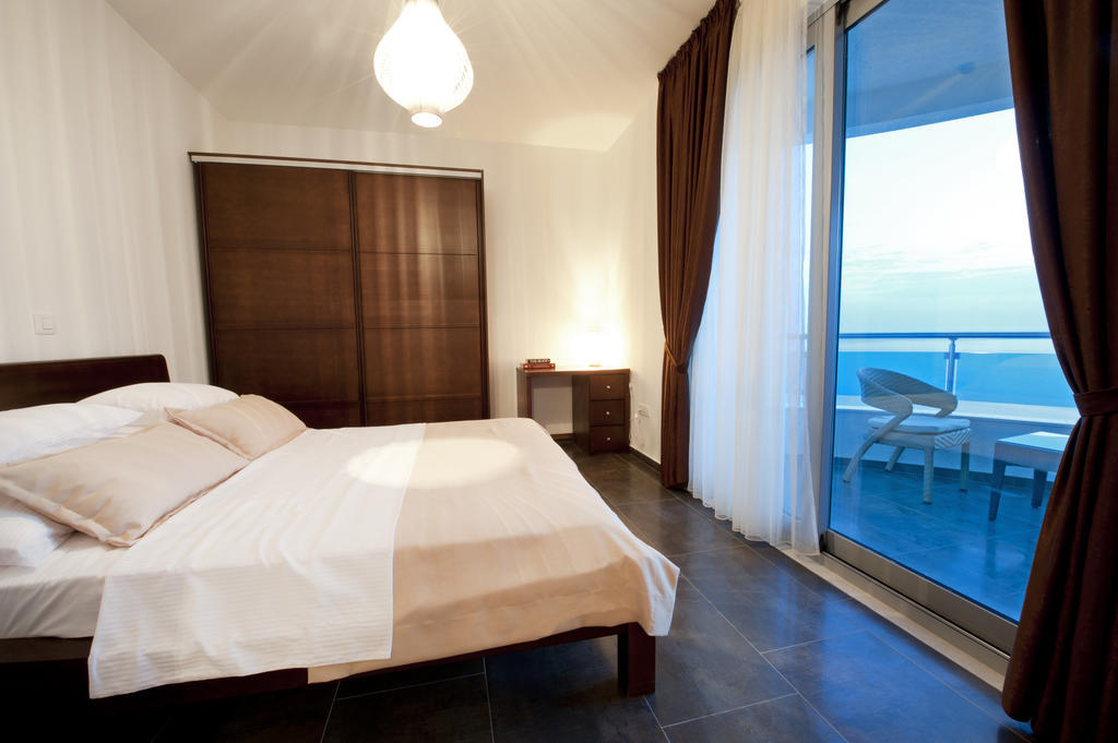 Love Live Hotel Sutomore Habitación foto
