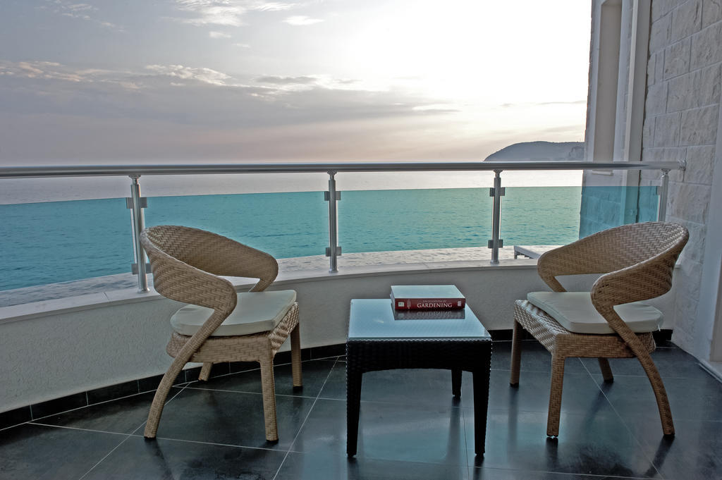 Love Live Hotel Sutomore Habitación foto
