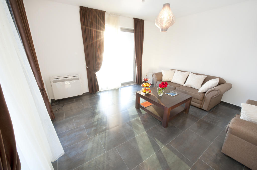 Love Live Hotel Sutomore Habitación foto