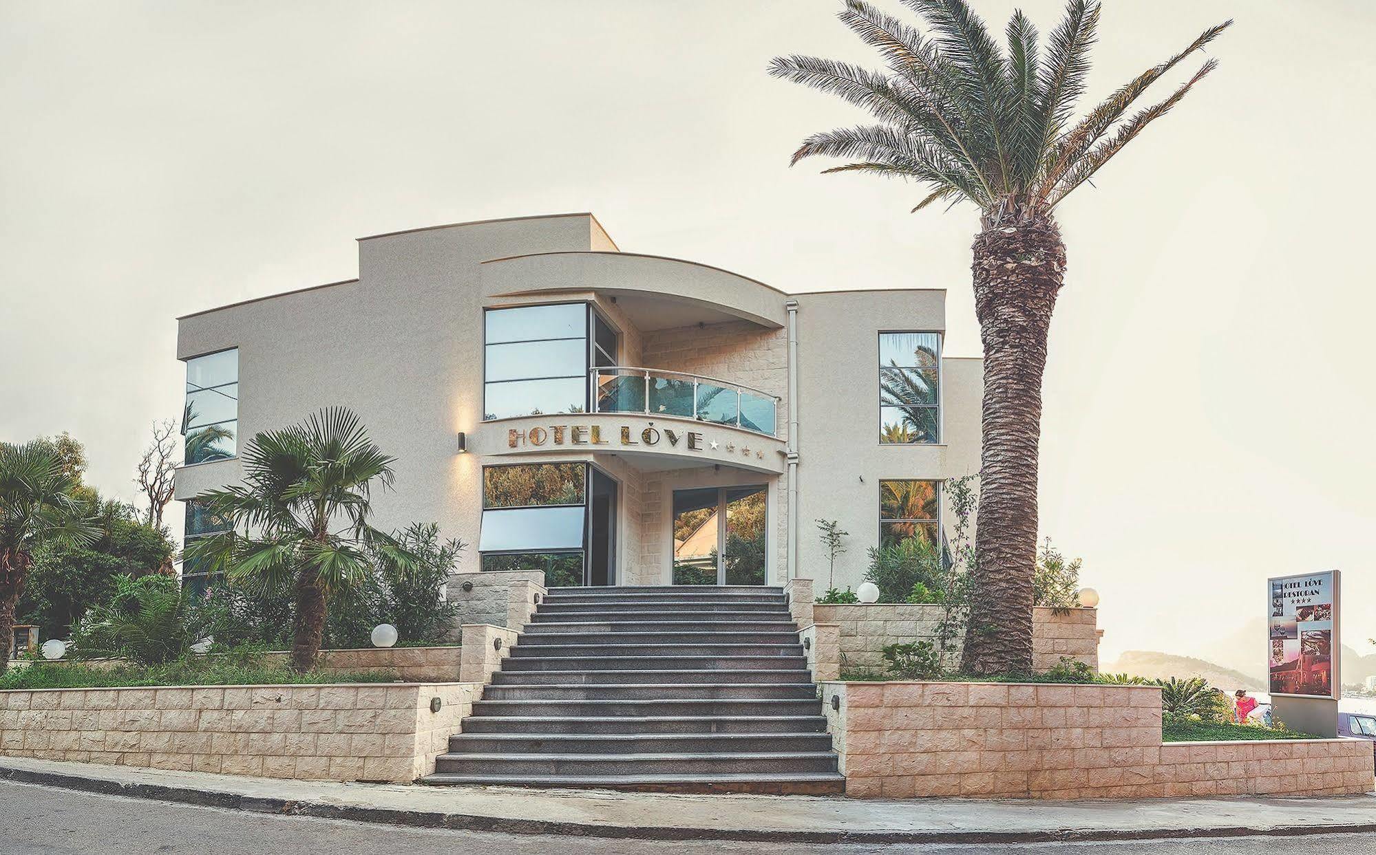 Love Live Hotel Sutomore Exterior foto