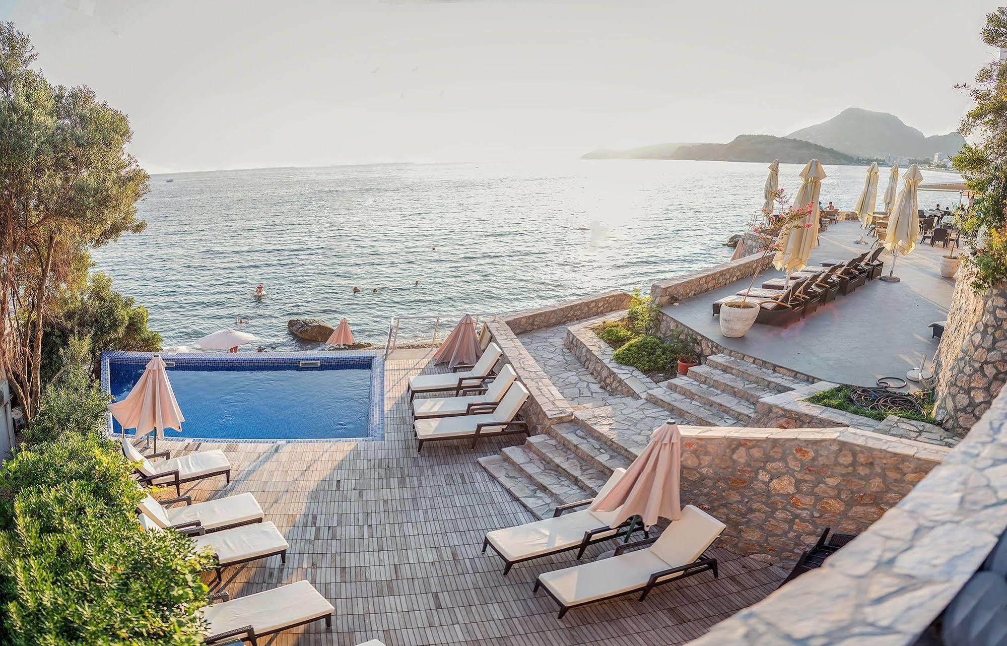 Love Live Hotel Sutomore Exterior foto